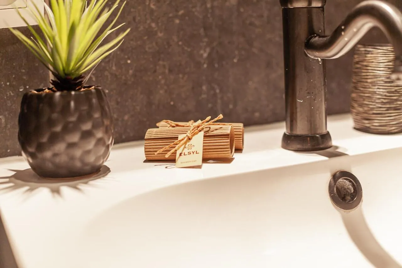 Luxury Suites Palace By Rikas Hotels Amberes